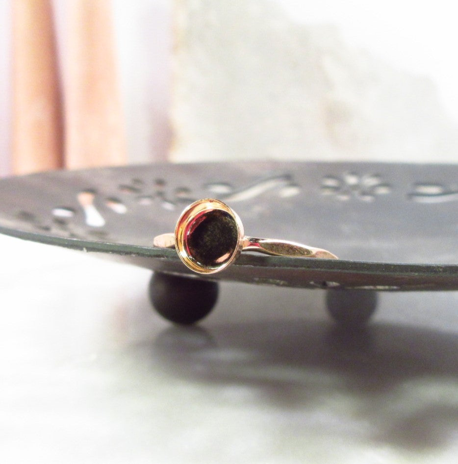 flattened bezel cup ring setting on dish