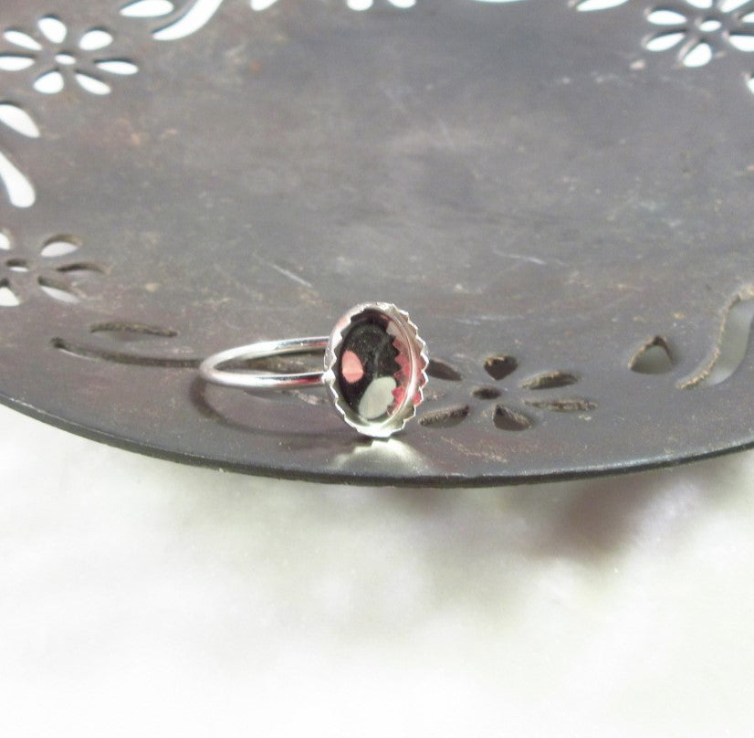 oval serrated ring setting in silver